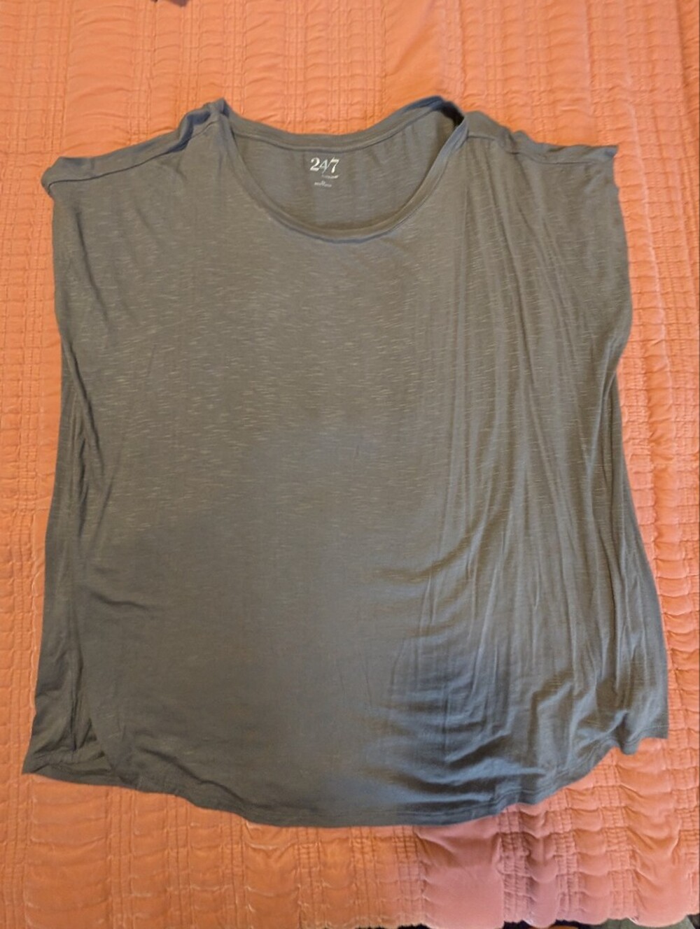 Women's Relaxed Short Sleeve Top in Green